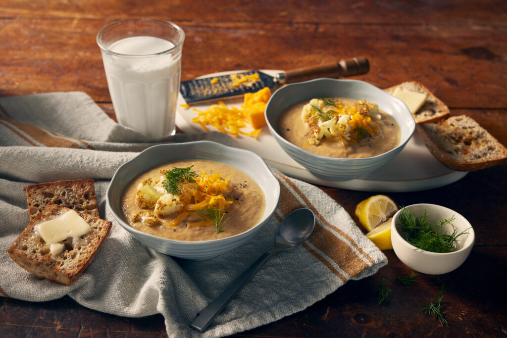 Potage au chou-fleur rôti au four