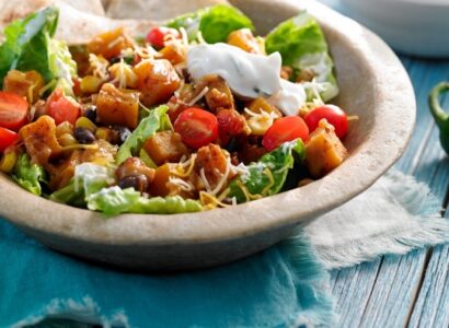 Salade mexicaine de courge et de légumineuses