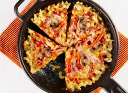 Pizza de macaroni au fromage