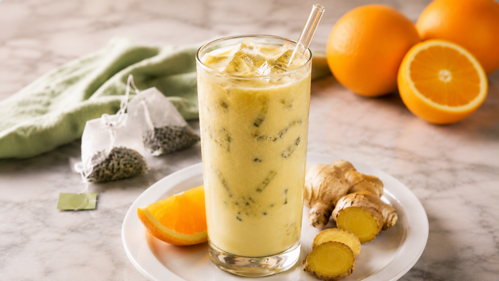 Thé vert latté glacé à l’orange